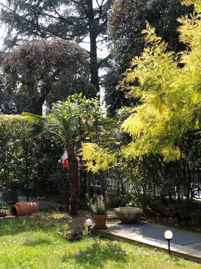 Casa Mimosa Apartment Salo Bagian luar foto